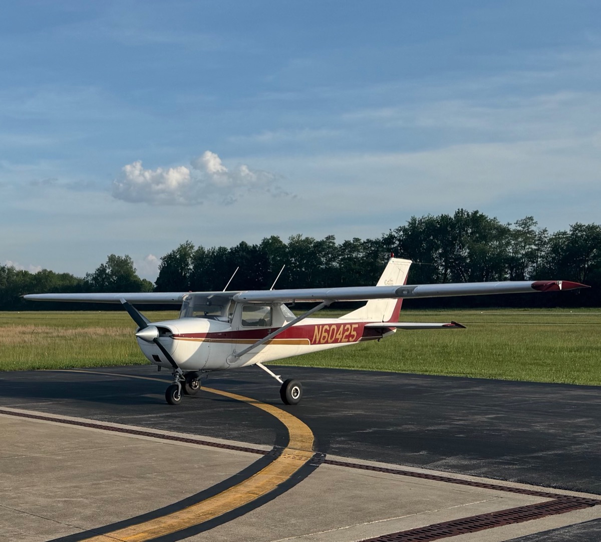 Cessna 150 N60425 at Georgetown Scott County Regional Airport (27K)